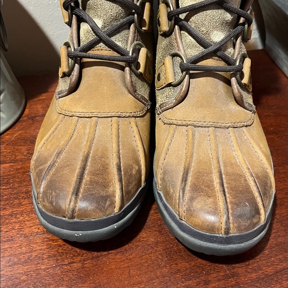 UGG Cecile Winter Duck Boots - Picture 3 of 12